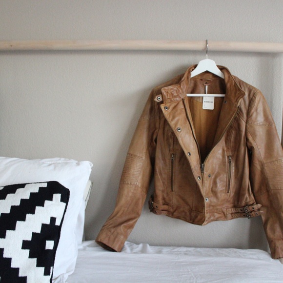 NEW Free People Fitted and Rugged Leather Jacket - Picture 6 of 8